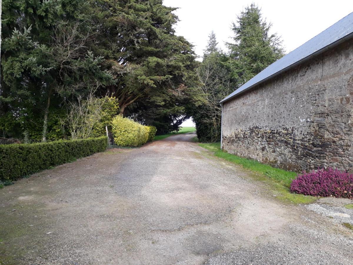 Villa Gite Du Guinquis Noyal-Pontivy Exterior foto