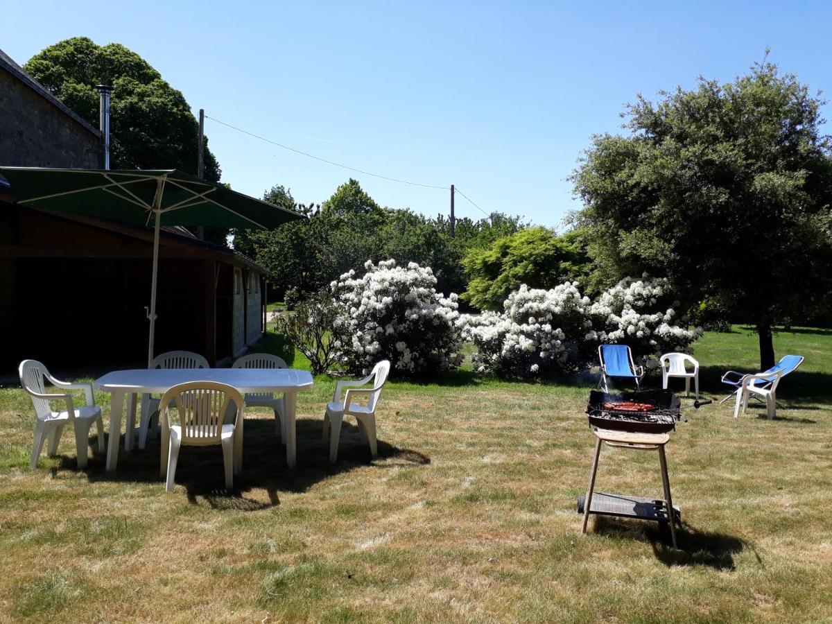 Villa Gite Du Guinquis Noyal-Pontivy Exterior foto